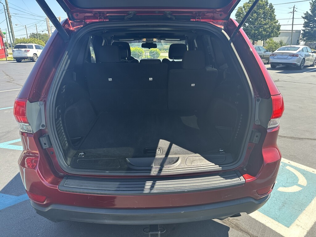 2014 Jeep GRAND CHEROKEE LARED Located at Curtis Auto Sales Indianapolis light-box-slides