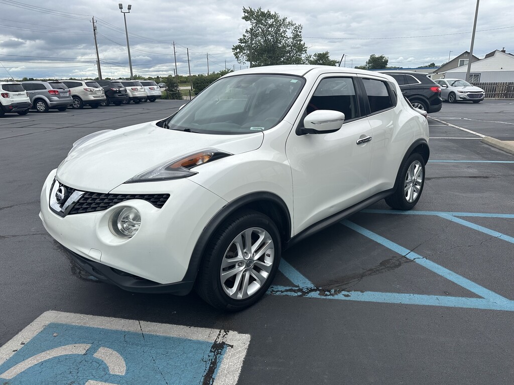 2017 Nissan JUKE Located at Curtis Auto Sales Indianapolis slide-image