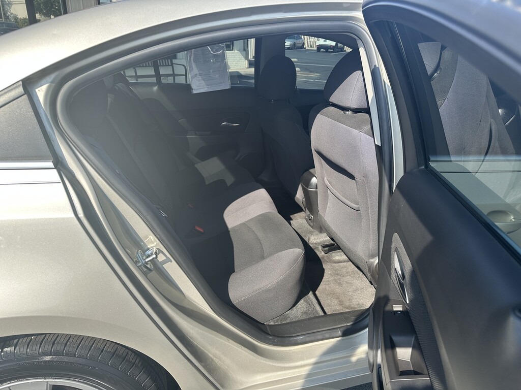 2016 Chevrolet CRUZE LIMI Located at Curtis Auto Sales Indianapolis light-box-slides