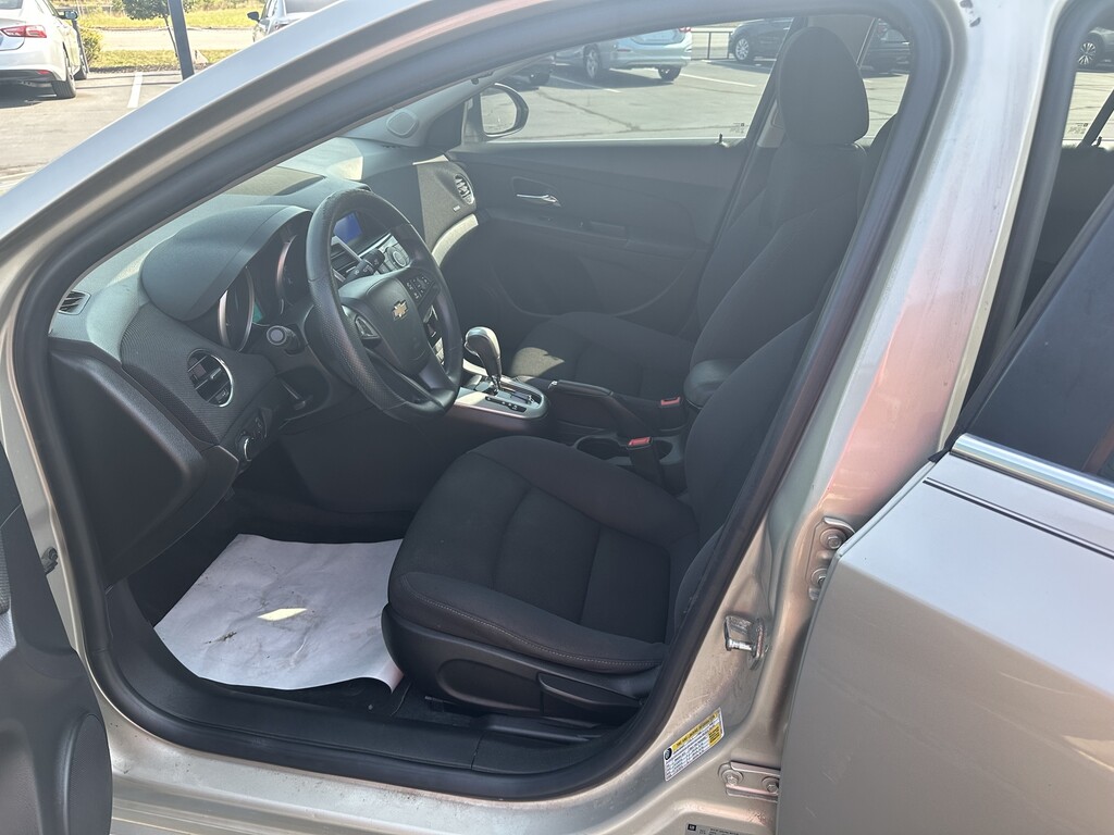 2016 Chevrolet CRUZE LIMI Located at Curtis Auto Sales Indianapolis slide-image