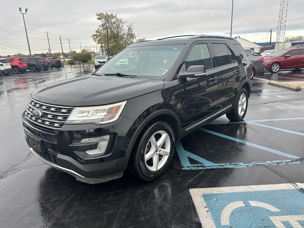 2016 Ford Explorer Located at Curtis Auto Sales Indianapolis slide-image