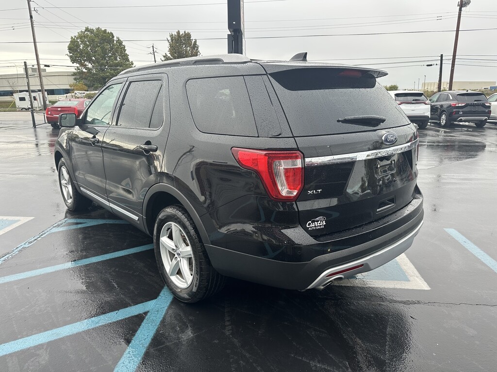 2016 Ford Explorer Located at Curtis Auto Sales Indianapolis slide-image