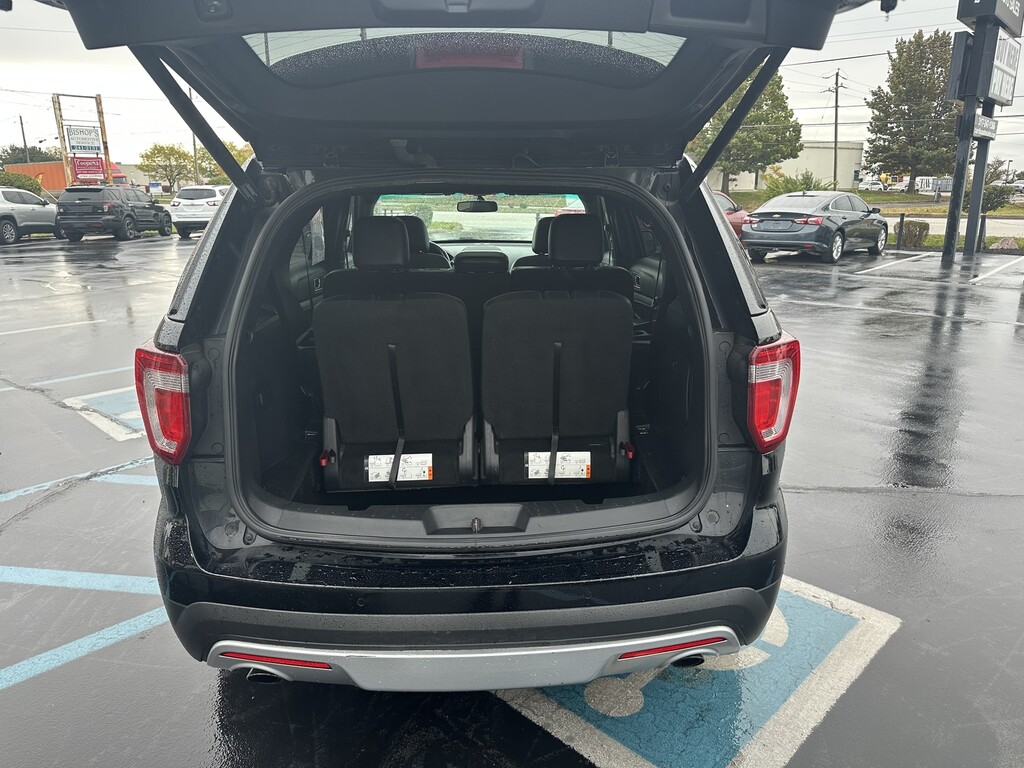 2016 Ford Explorer Located at Curtis Auto Sales Indianapolis slide-image