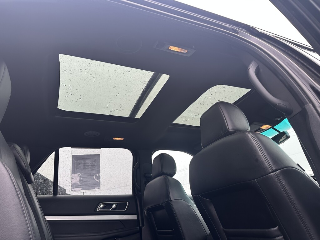 2016 Ford Explorer Located at Curtis Auto Sales Indianapolis slide-image