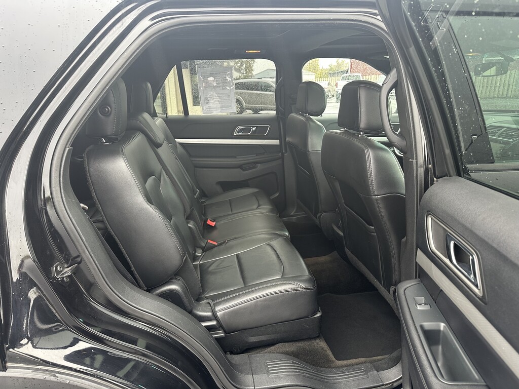 2016 Ford Explorer Located at Curtis Auto Sales Indianapolis slide-image