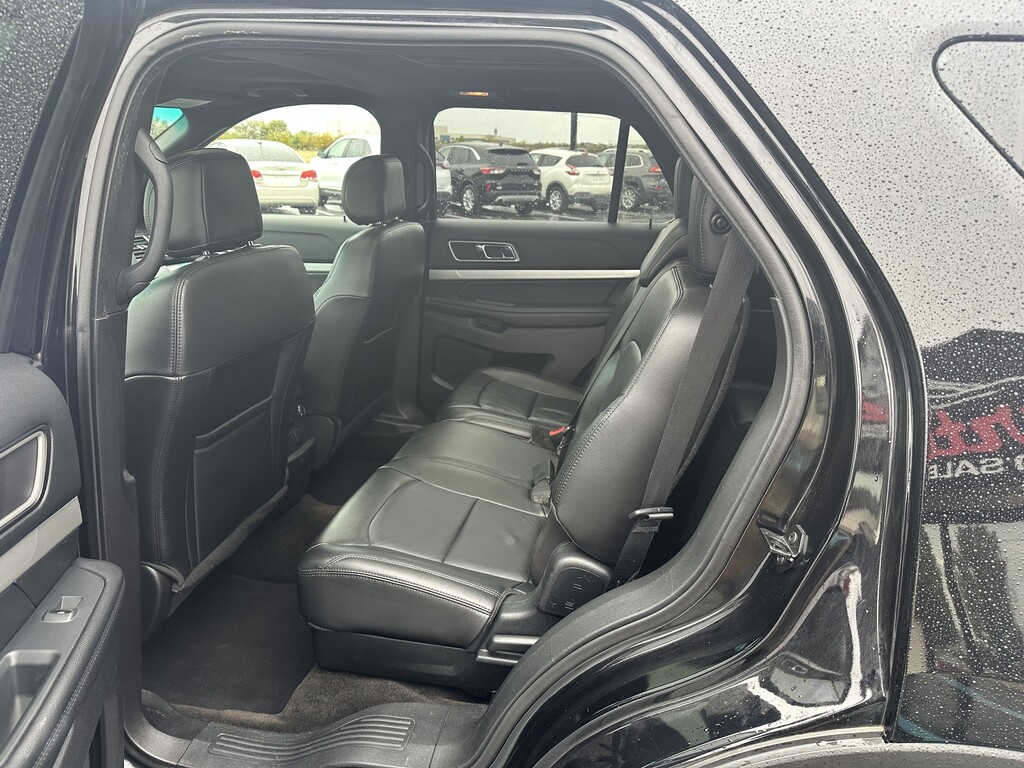 2016 Ford Explorer Located at Curtis Auto Sales Indianapolis slide-image
