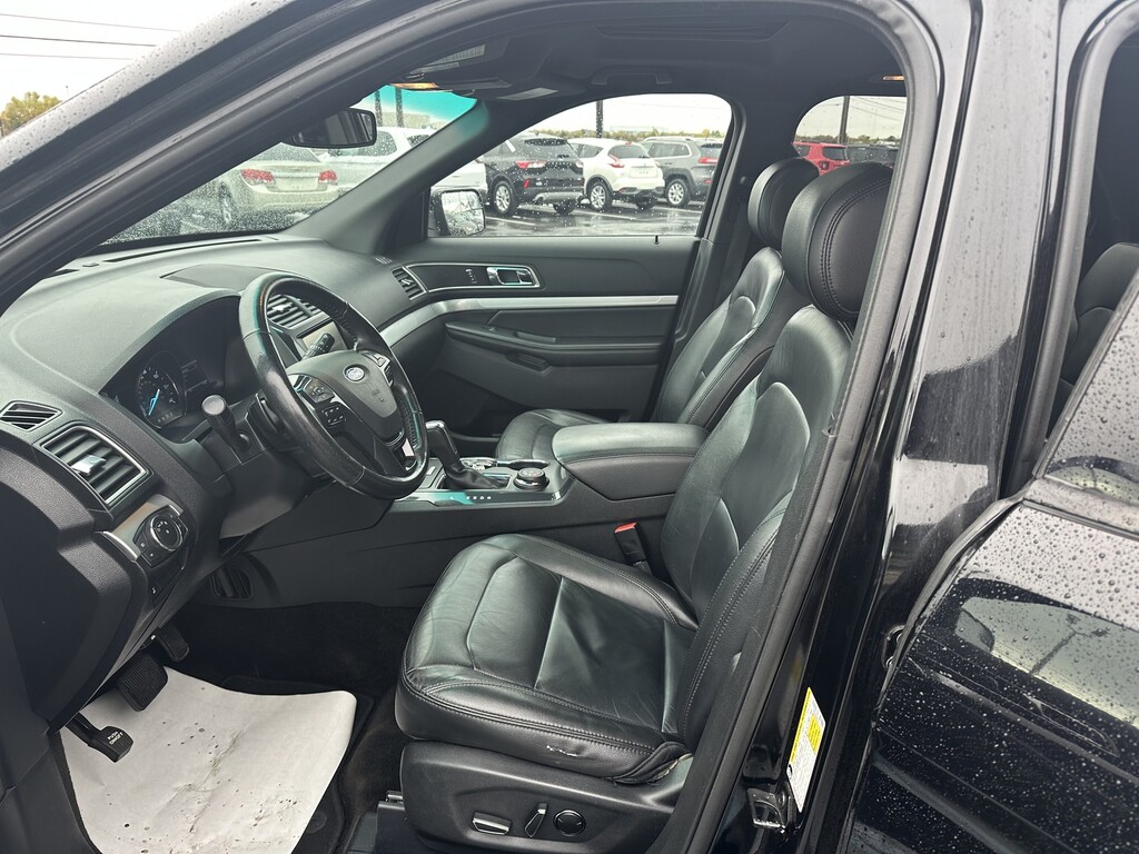 2016 Ford Explorer Located at Curtis Auto Sales Indianapolis slide-image