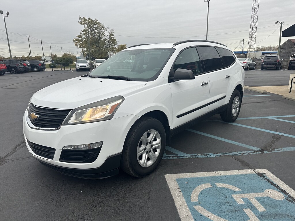2017 Chevrolet TRAVERSE Located at Curtis Auto Sales Indianapolis light-box-slides
