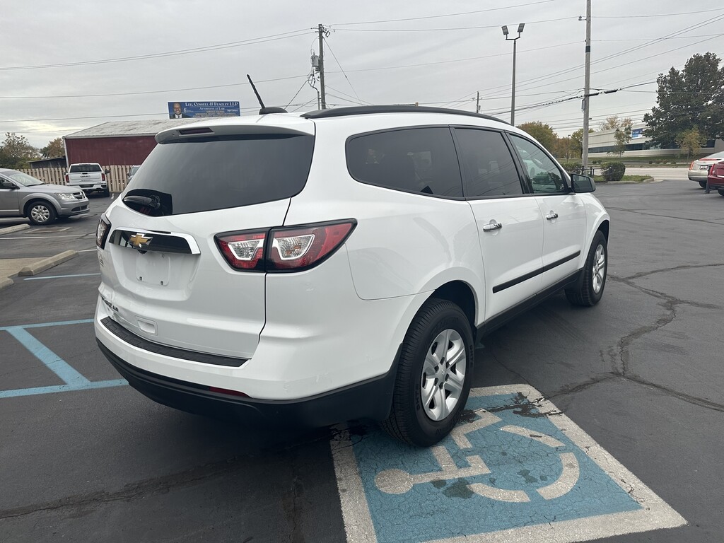 2017 Chevrolet TRAVERSE Located at Curtis Auto Sales Indianapolis light-box-slides