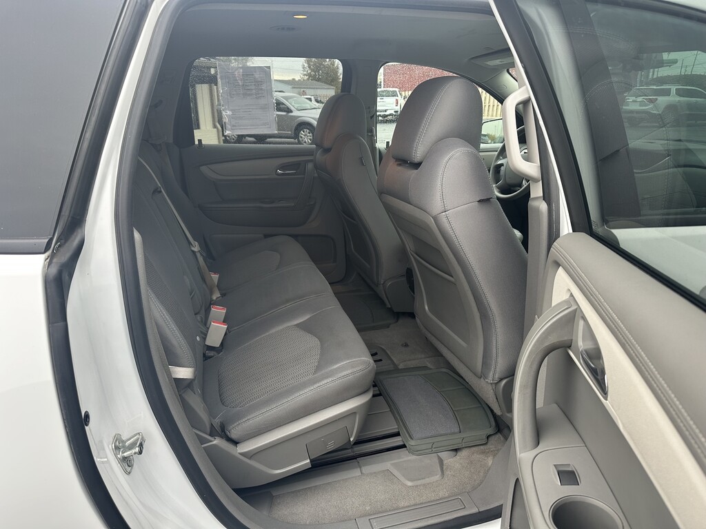 2017 Chevrolet TRAVERSE Located at Curtis Auto Sales Indianapolis slide-image