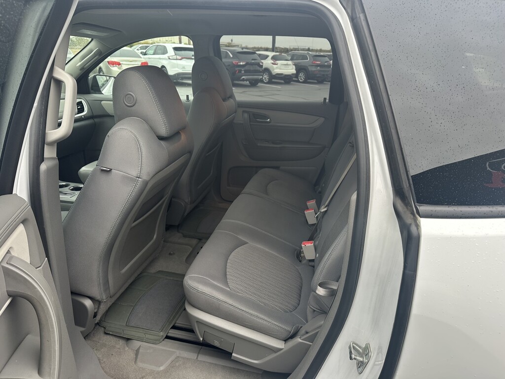 2017 Chevrolet TRAVERSE Located at Curtis Auto Sales Indianapolis slide-image