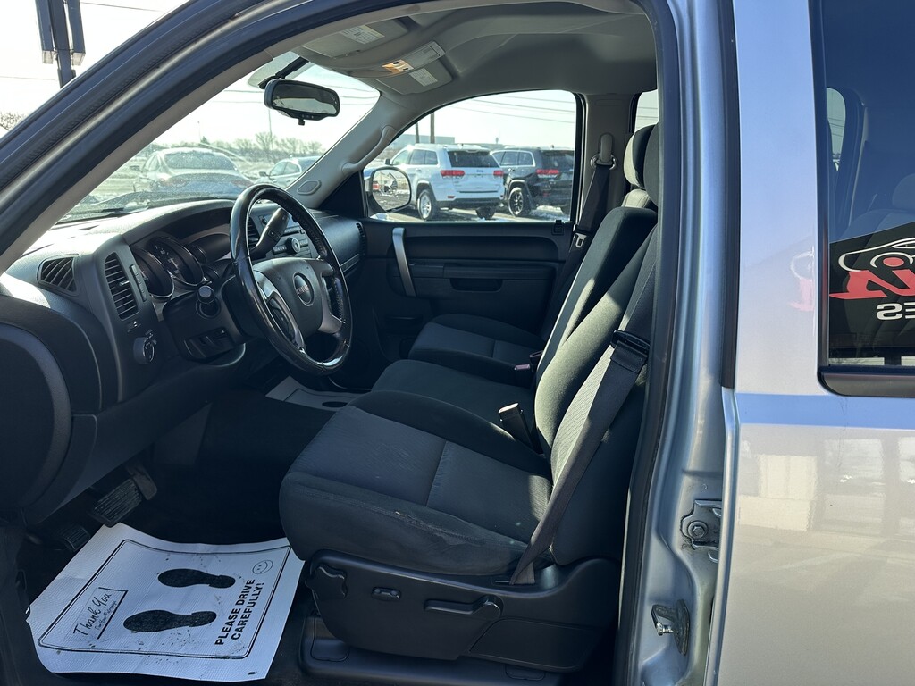 2013 GMC SIERRA 150 Located at Curtis Auto Sales Indianapolis light-box-slides