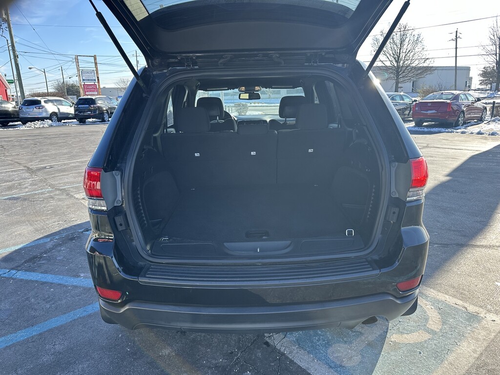 2015 Jeep GRAND CHER Located at Curtis Auto Sales Indianapolis slide-image