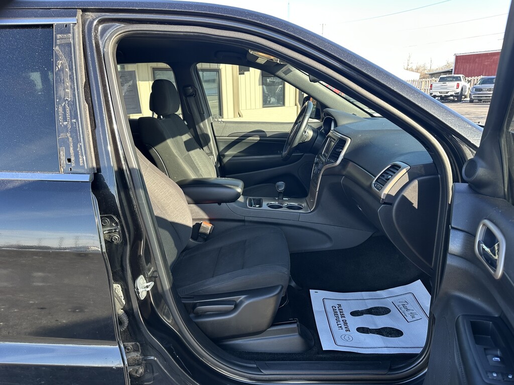 2015 Jeep GRAND CHER Located at Curtis Auto Sales Indianapolis light-box-slides