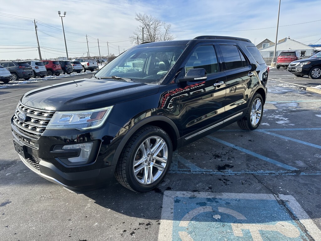 2016 Ford Explorer Located at Curtis Auto Sales Indianapolis light-box-slides