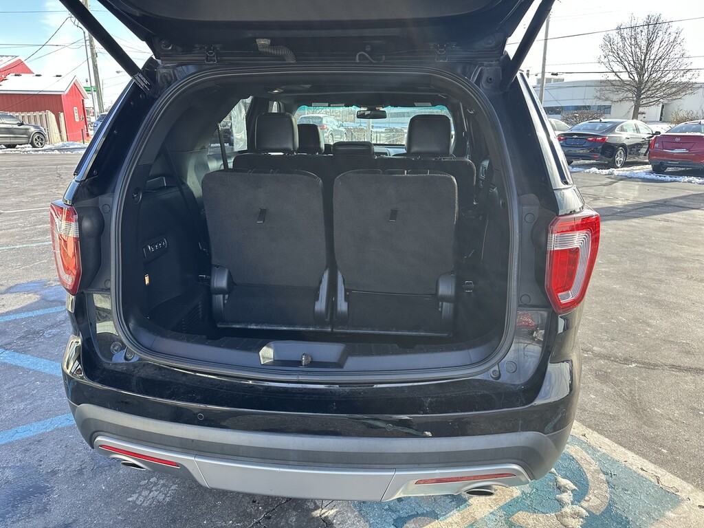 2016 Ford Explorer Located at Curtis Auto Sales Indianapolis slide-image