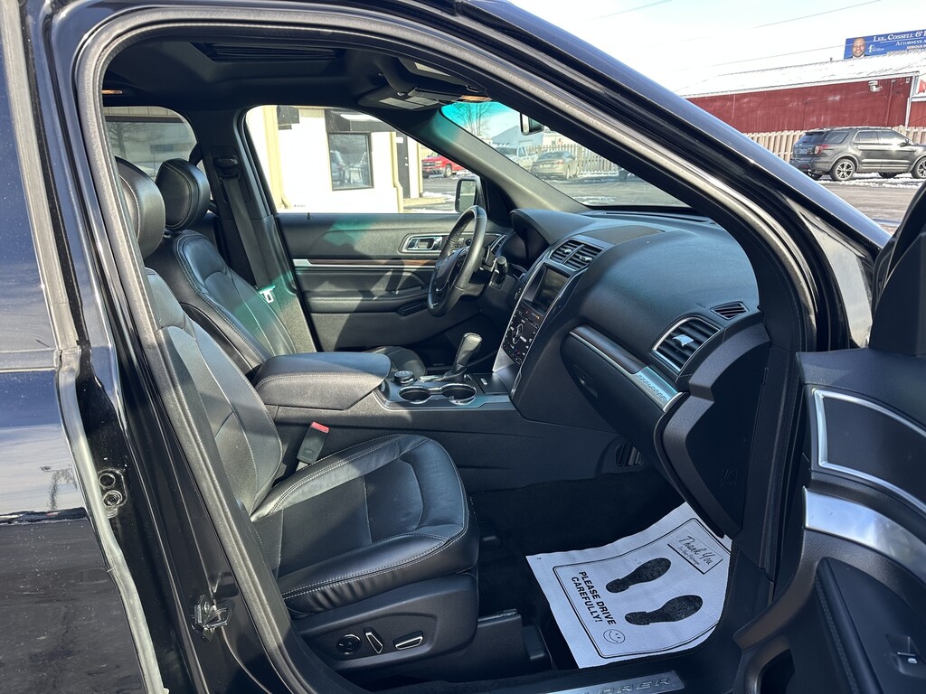 2016 Ford Explorer Located at Curtis Auto Sales Indianapolis slide-image