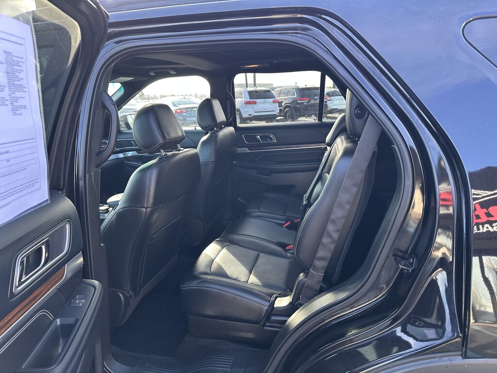 2016 Ford Explorer Located at Curtis Auto Sales Indianapolis slide-image