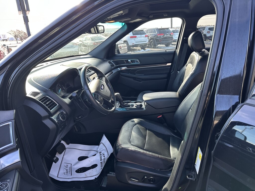2016 Ford Explorer Located at Curtis Auto Sales Indianapolis slide-image