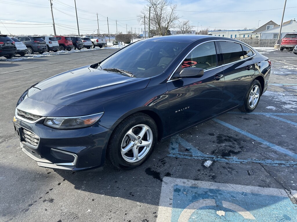 2018 Chevrolet MALIBU Located at Curtis Auto Sales Indianapolis slide-image