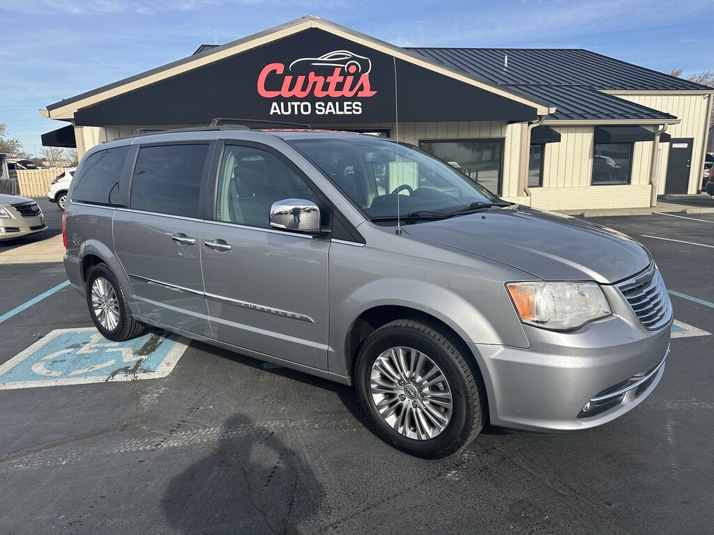 2016 Chrysler TOWN COUNTRY TOURI Located at Curtis Auto Sales Indianapolis slide-image