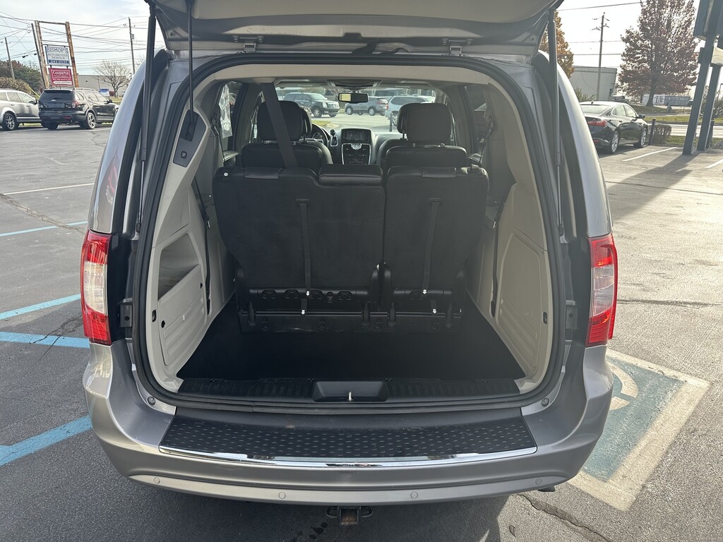 2016 Chrysler TOWN COUNTRY TOURI Located at Curtis Auto Sales Indianapolis slide-image