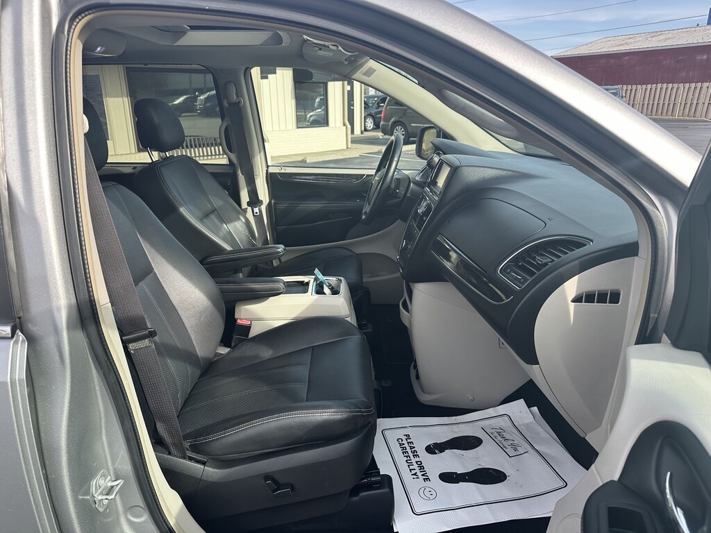 2016 Chrysler TOWN COUNTRY TOURI Located at Curtis Auto Sales Indianapolis light-box-slides