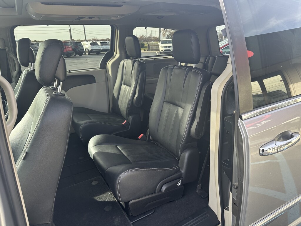 2016 Chrysler TOWN COUNTRY TOURI Located at Curtis Auto Sales Indianapolis light-box-slides
