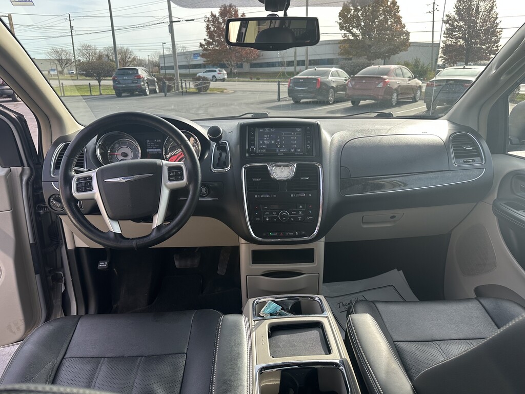 2016 Chrysler TOWN COUNTRY TOURI Located at Curtis Auto Sales Indianapolis slide-image