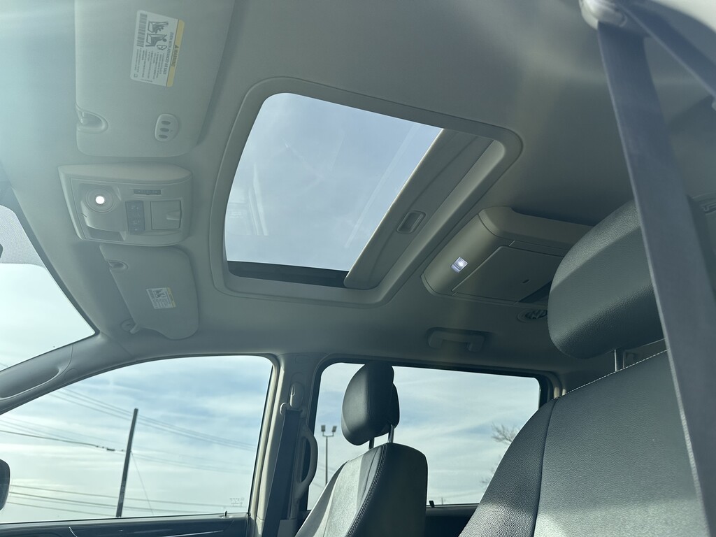 2016 Chrysler TOWN COUNTRY TOURI Located at Curtis Auto Sales Indianapolis light-box-slides