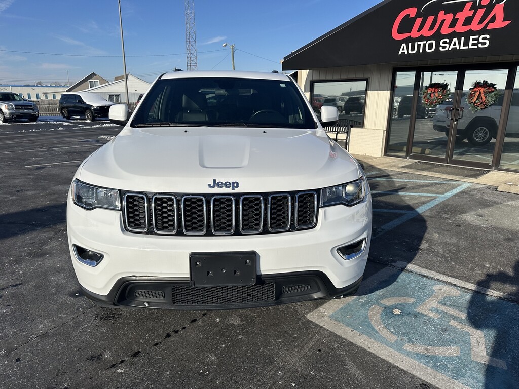 2019 Jeep GRAND CHEROKEE Located at Curtis Auto Sales Indianapolis light-box-slides