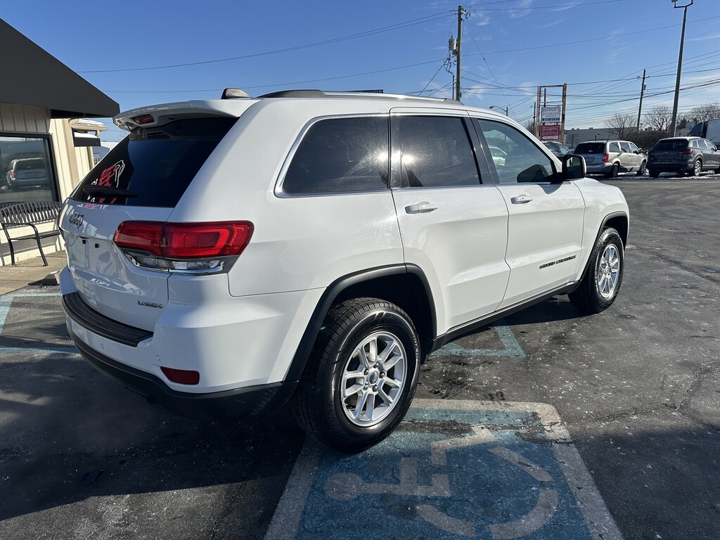 2019 Jeep GRAND CHEROKEE Located at Curtis Auto Sales Indianapolis light-box-slides