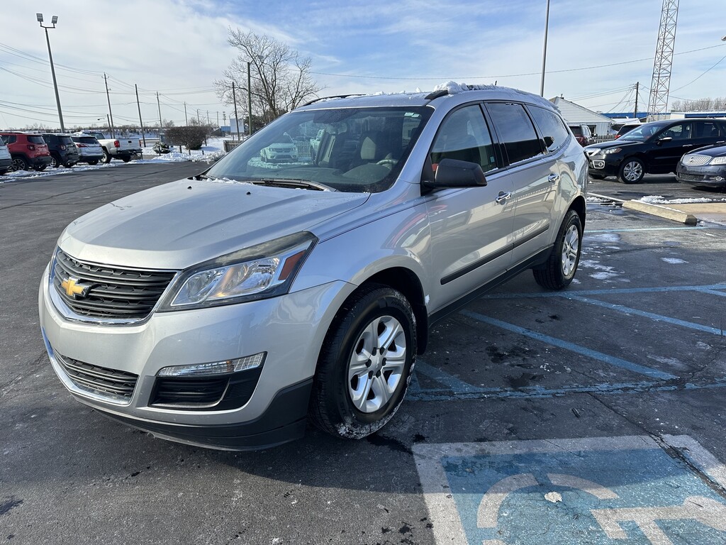 2016 Chevrolet TRAVERSE Located at Curtis Auto Sales Indianapolis light-box-slides