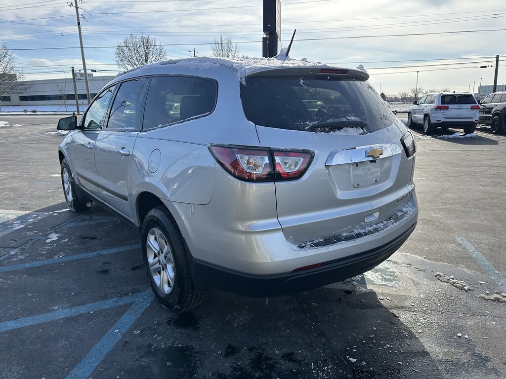 2016 Chevrolet TRAVERSE Located at Curtis Auto Sales Indianapolis light-box-slides