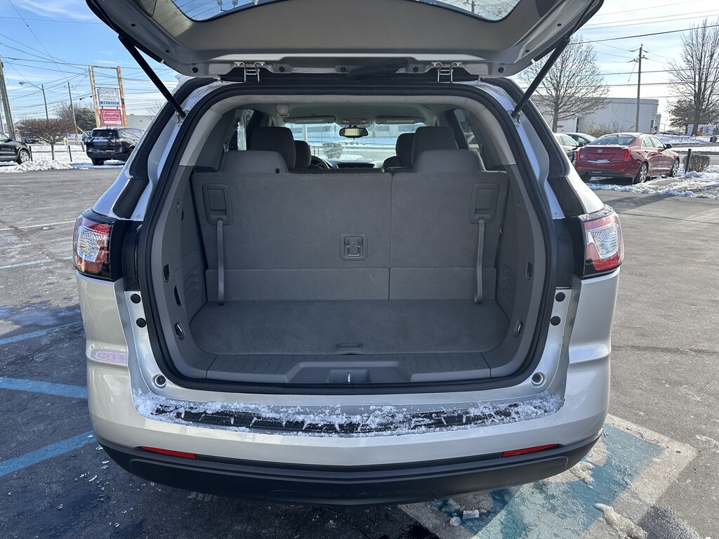 2016 Chevrolet TRAVERSE Located at Curtis Auto Sales Indianapolis light-box-slides