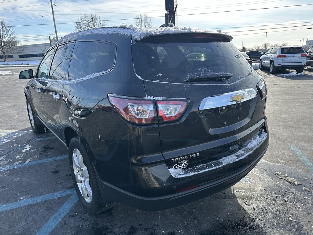 2017 Chevrolet TRAVERSE Located at Curtis Auto Sales Indianapolis light-box-slides