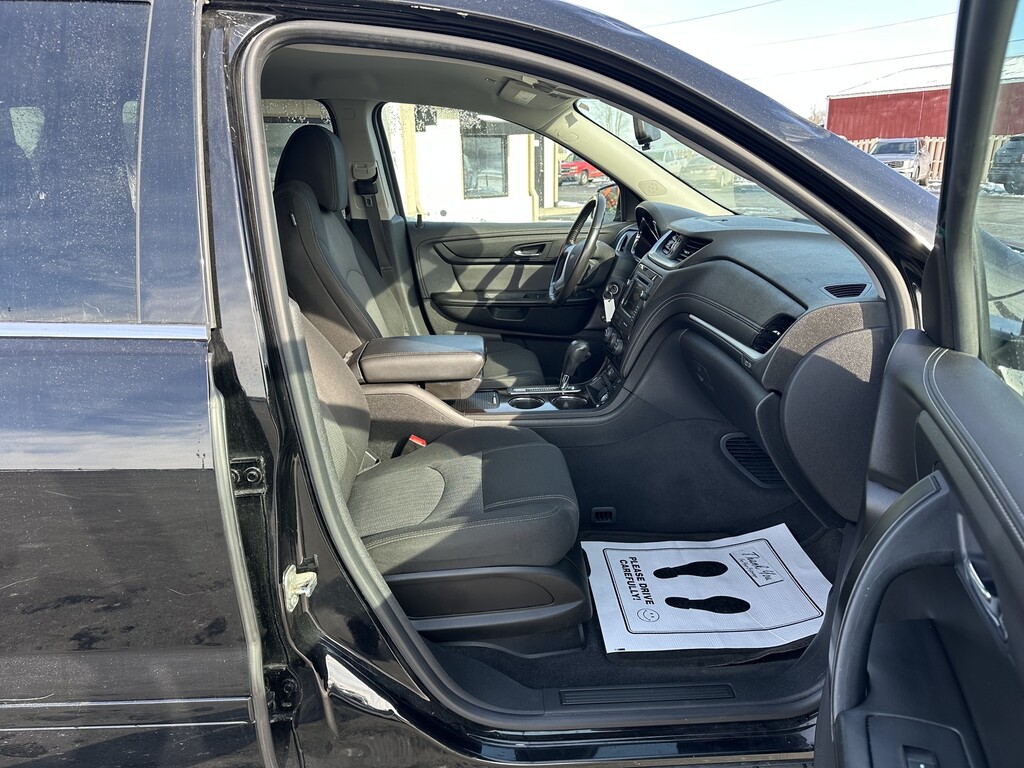 2017 Chevrolet TRAVERSE Located at Curtis Auto Sales Indianapolis light-box-slides