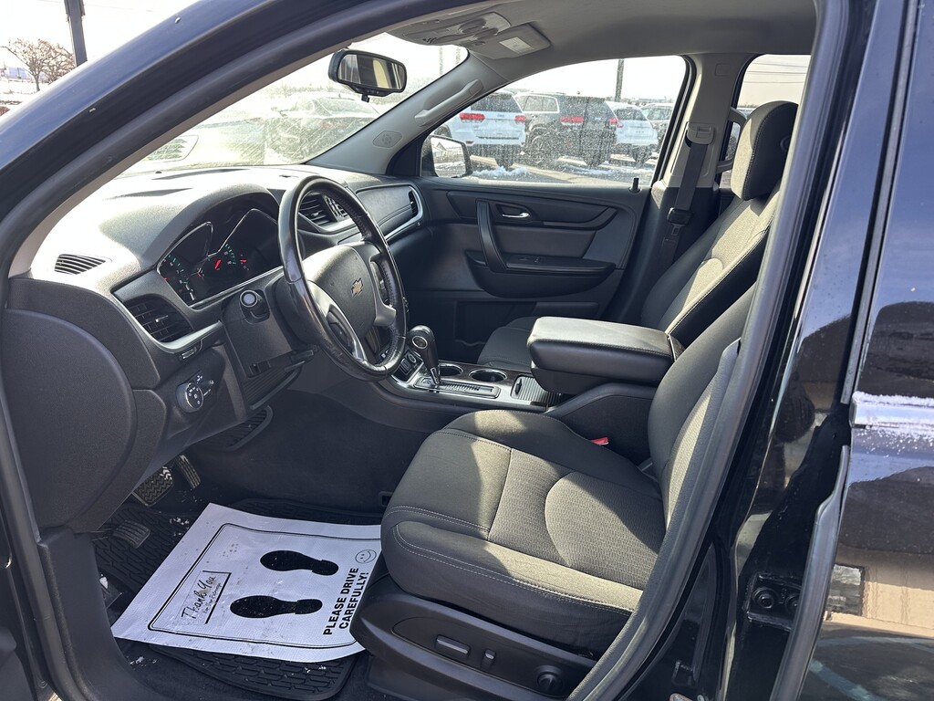 2017 Chevrolet TRAVERSE Located at Curtis Auto Sales Indianapolis light-box-slides