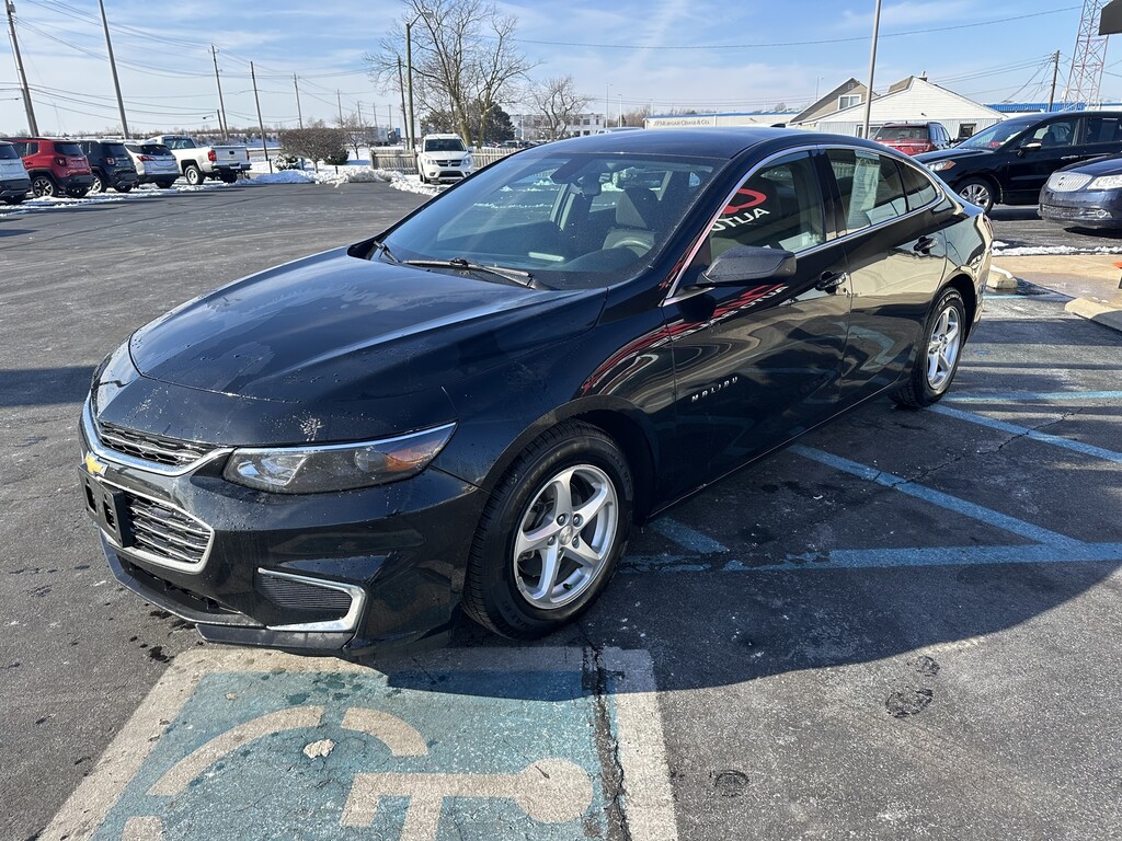 2017 Chevrolet MALIBU Located at Curtis Auto Sales Indianapolis light-box-slides