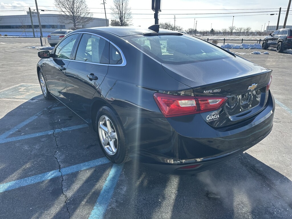 2017 Chevrolet MALIBU Located at Curtis Auto Sales Indianapolis light-box-slides