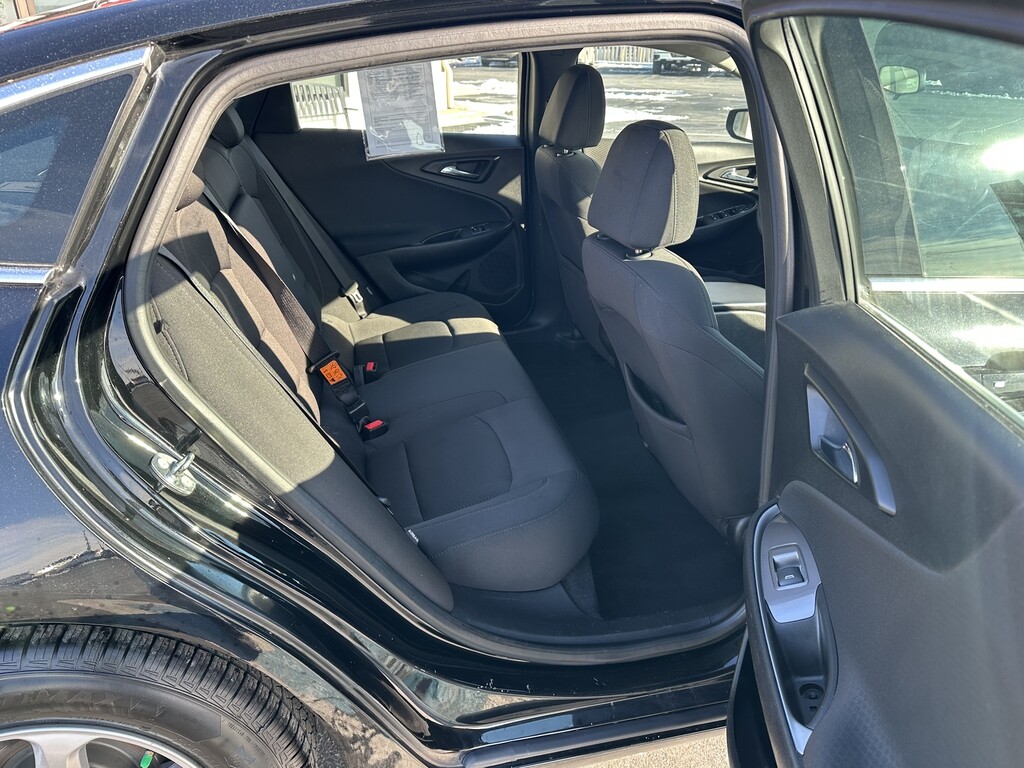 2017 Chevrolet MALIBU Located at Curtis Auto Sales Indianapolis slide-image