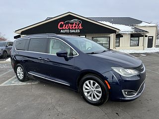 Thumbnail - 2017 Chrysler PACIFICA