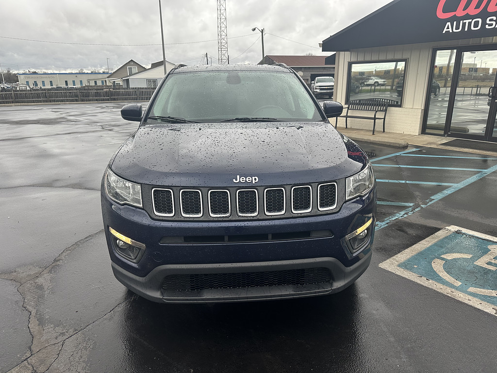 2017 Jeep COMPASS Located at Curtis Auto Sales Indianapolis light-box-slides
