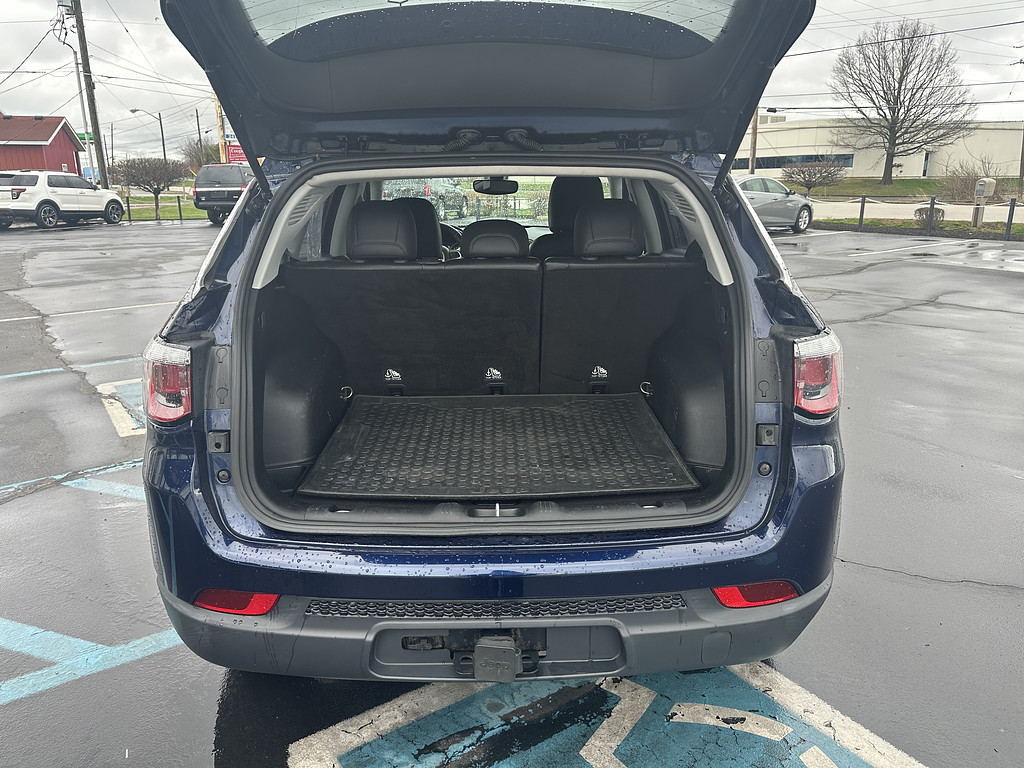 2017 Jeep COMPASS Located at Curtis Auto Sales Indianapolis light-box-slides