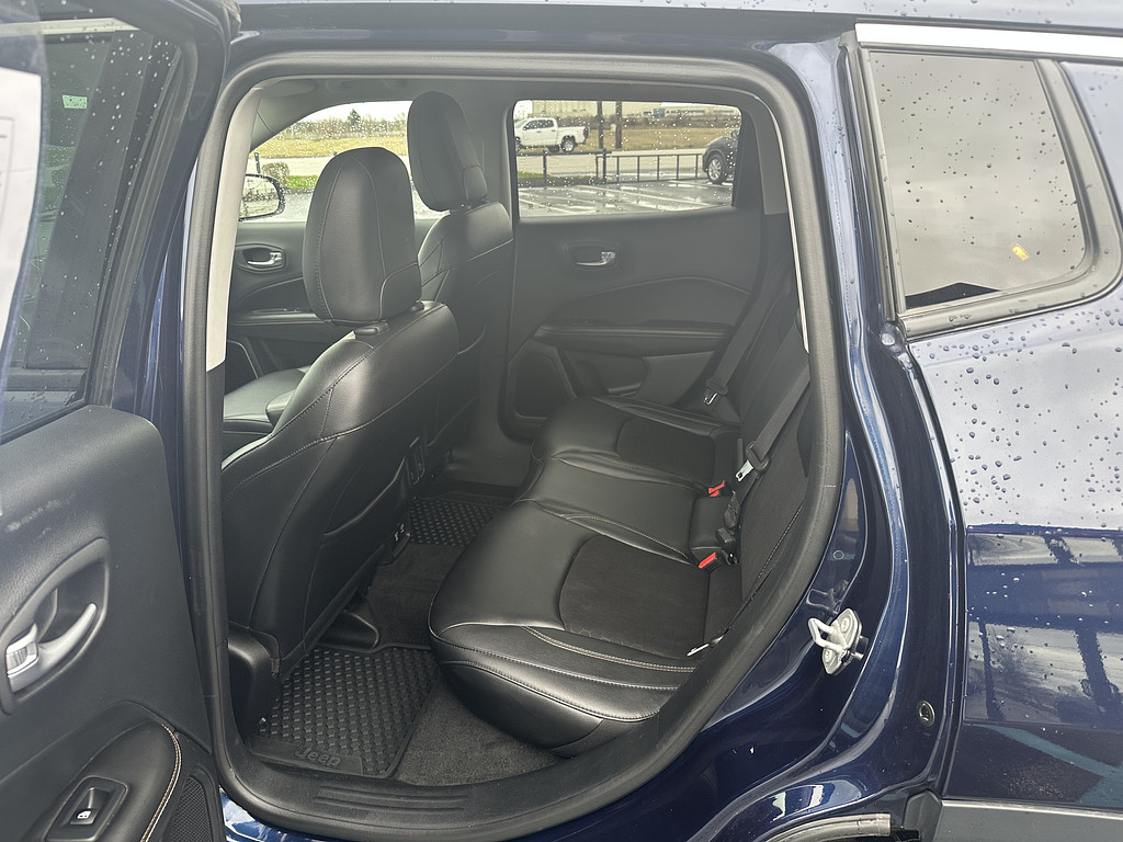 2017 Jeep COMPASS Located at Curtis Auto Sales Indianapolis light-box-slides