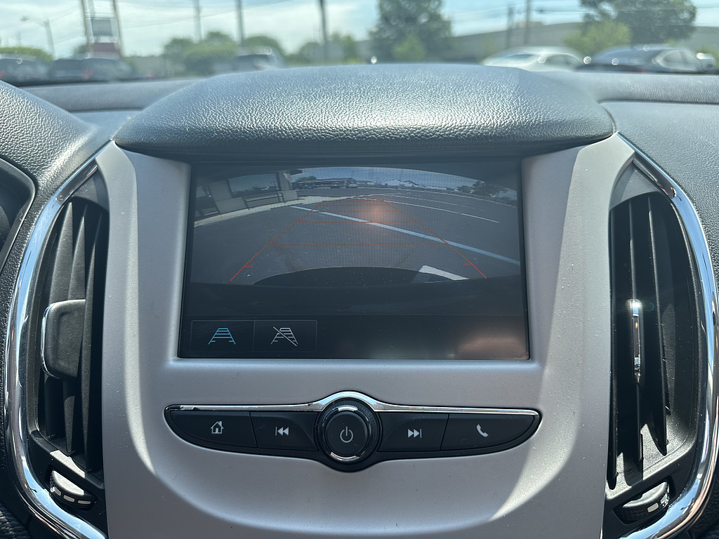 2017 Chevrolet CRUZE Located at Curtis Auto Sales Indianapolis light-box-slides