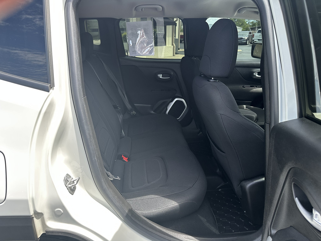 2019 Jeep RENEGADE Located at Curtis Auto Sales Indianapolis slide-image