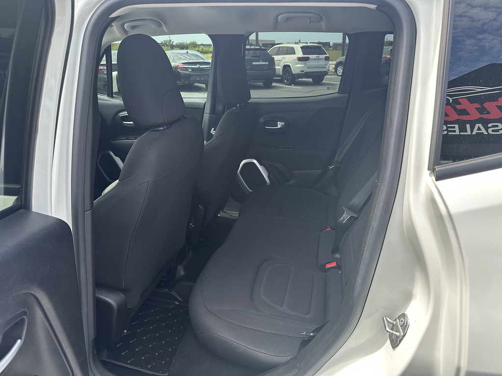 2019 Jeep RENEGADE Located at Curtis Auto Sales Indianapolis slide-image