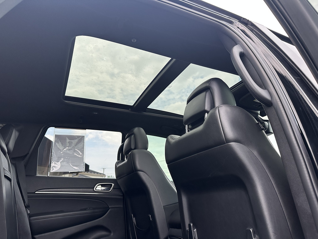 2018 Jeep GRAND CHEROKEE LIMIT Located at Curtis Auto Sales Indianapolis slide-image