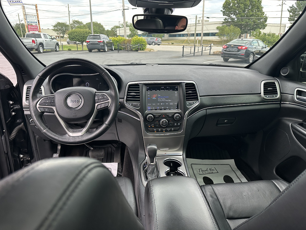 2018 Jeep GRAND CHEROKEE LIMIT Located at Curtis Auto Sales Indianapolis light-box-slides